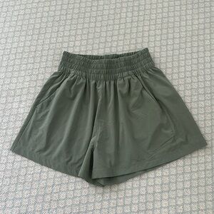 Vuori Villa short - in Pistachio, XS